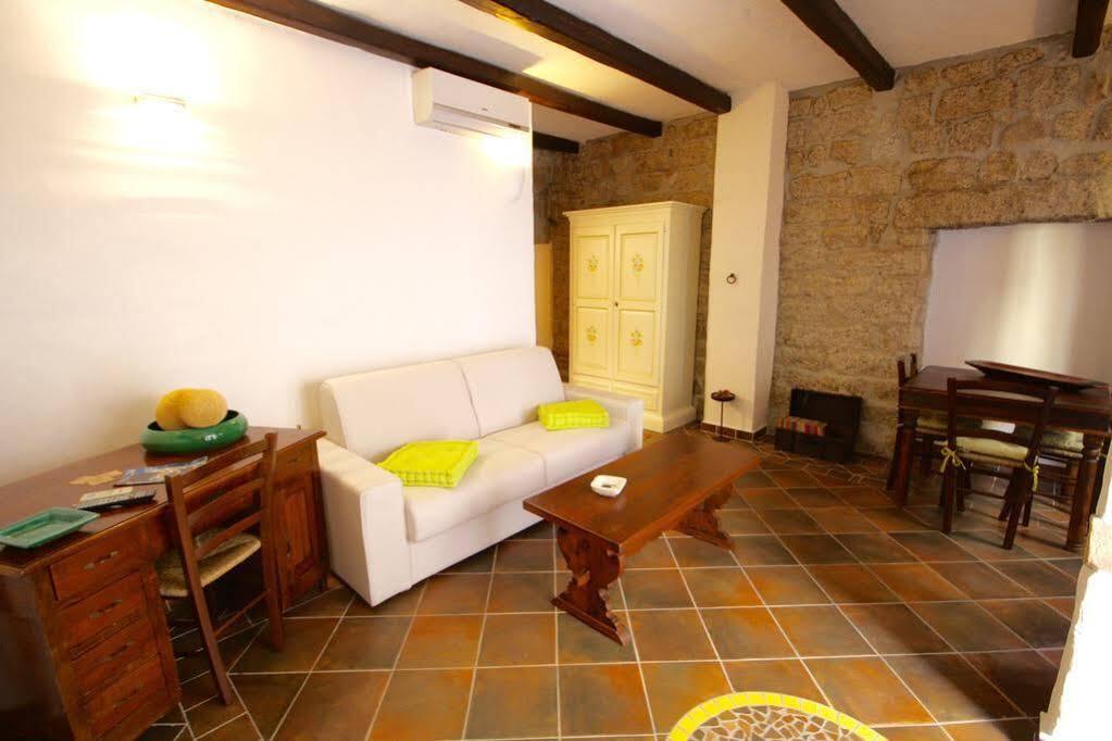 Hotel Amsicora 8 Olbia Zewnętrze zdjęcie